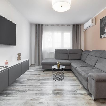 Decebal Flat Daire Oradea Dış mekan fotoğraf