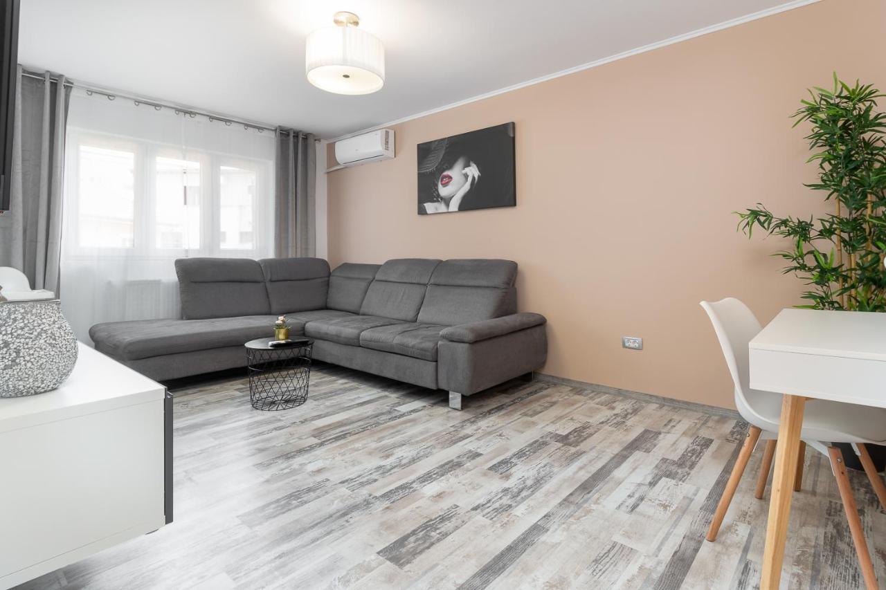 Decebal Flat Daire Oradea Dış mekan fotoğraf