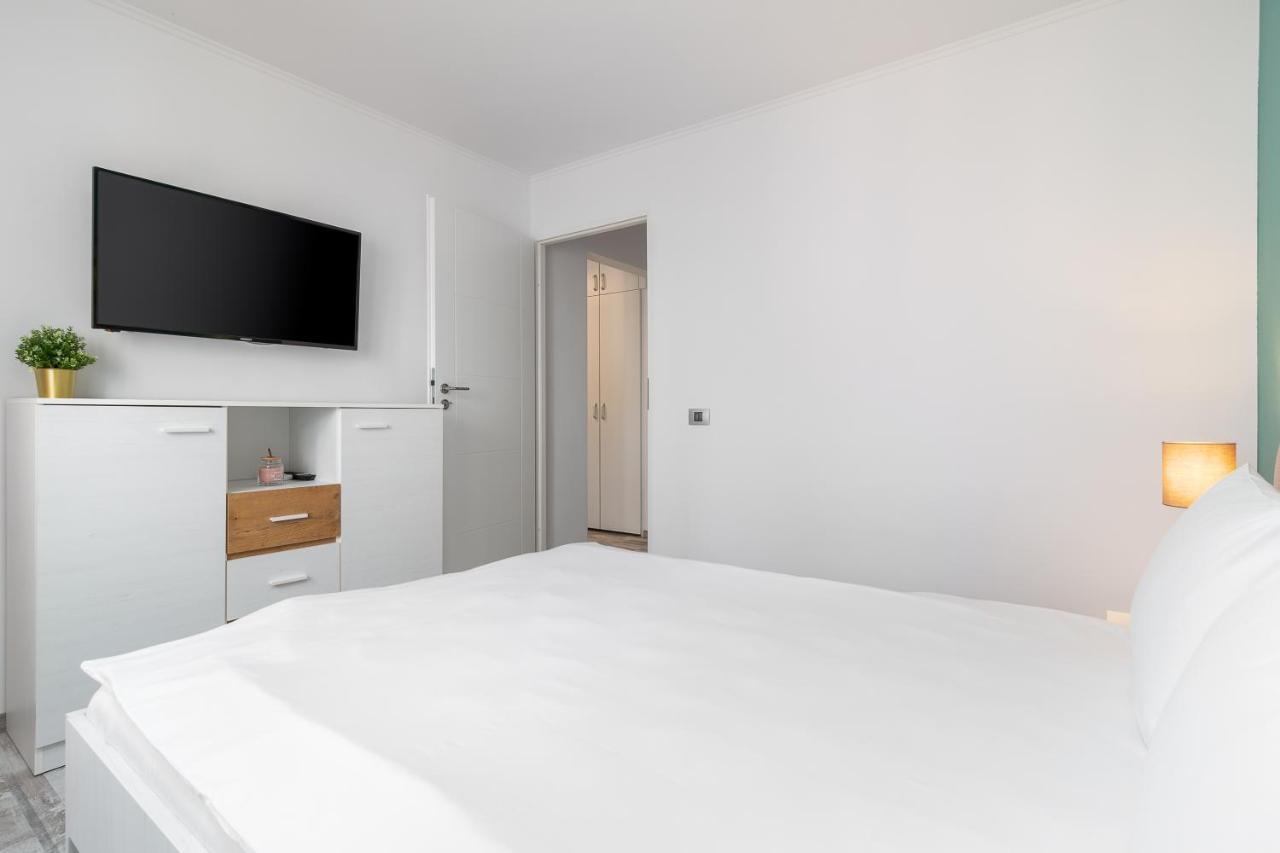 Decebal Flat Daire Oradea Dış mekan fotoğraf